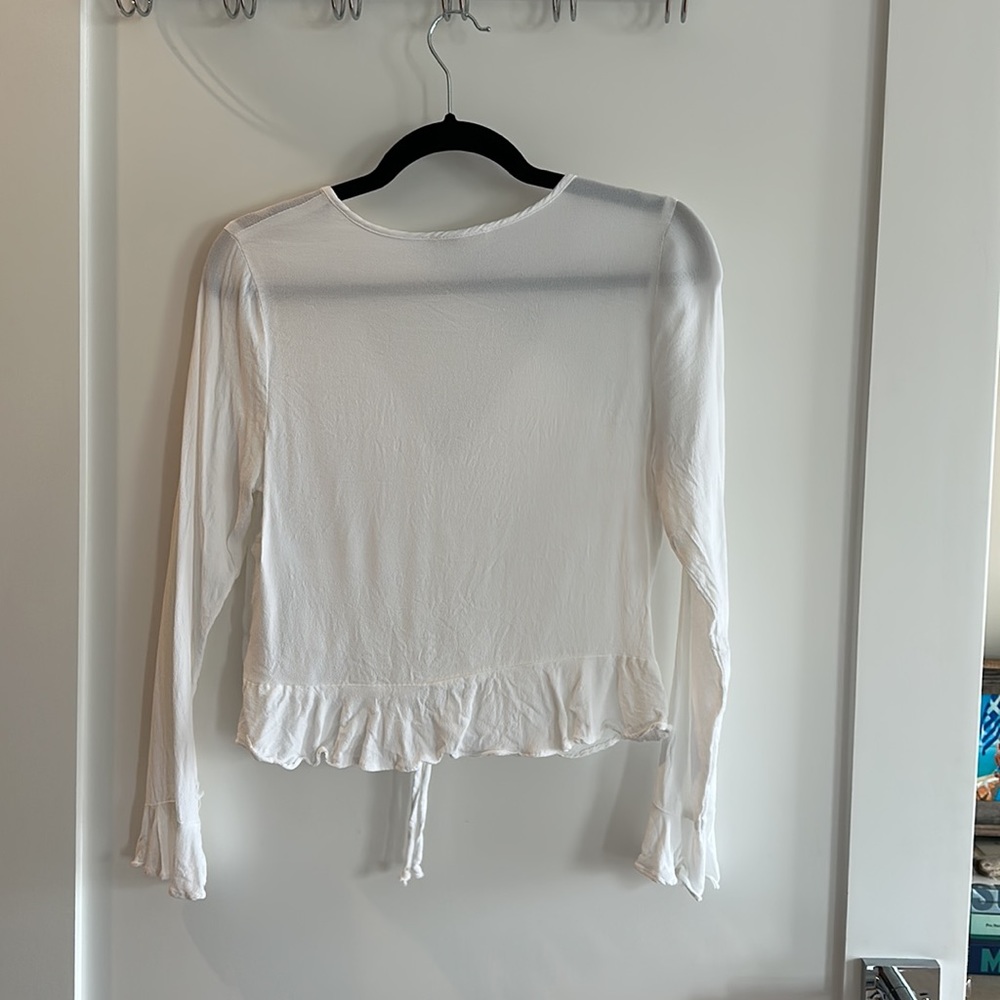 Arrays; white blouse - Picture 4 of 5
